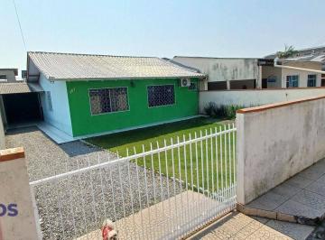 cb76b6425dd7dc86faab2ea3f236650bf95eda84 · Casa com piscina no bairro Machados