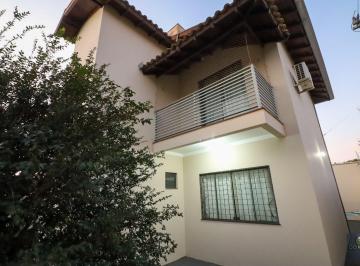 Casa · 171m² · 3 Quartos · 3 Vagas · Lindo Sobrado de Esquina na Regiao Central –...
