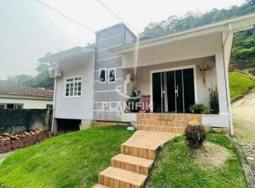 Casa · 90m² · 2 Quartos · Casa com 2 quartos, 1 suíte, piscina, terreno com 1.600 mts² a 20 minutos do Centro.