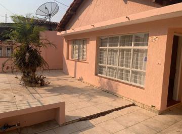 Casa · 187m² · 3 Quartos · 2 Vagas · Casa à venda no Centro com 186m²