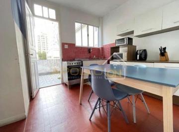 Casa · 264m² · 4 Quartos · 2 Vagas · Sobrado - 4 quartos - Gonzaga - Santos