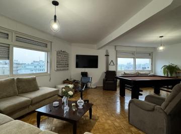 Apartamento · 167m² · 3 Quartos · AP647 - Apartamento semimobiliado no bairro São Pelegrino