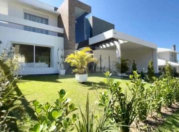 Casa · 254m² · 3 Quartos · 2 Vagas · Casa Alto Padrão em Loteamento Panorâmico, Garopaba/SC