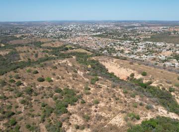 Foto 01 · Fazenda à Venda em Curvelo - 215,48 Hectares, Pastagem, Casa Sede, Curral e Lagoa com 2.700m de Fren