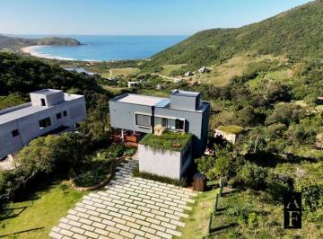 Casa · 197m² · 3 Quartos · 2 Vagas · Casa com Vista ao Mar Praia do Silveira - Garopaba SC