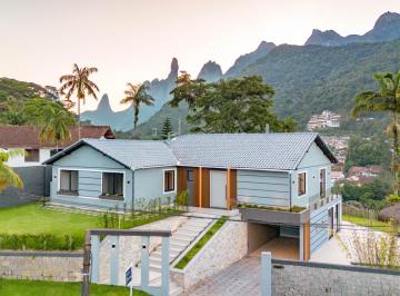 Casa · 313m² · 4 Quartos · 2 Vagas · Casa com 4 quartos no Comary, Teresópolis.