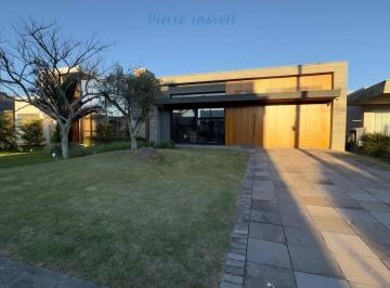 Casa · 192m² · 4 Quartos · 3 Vagas · Casa em condomínio com 4 quartos, 191,89m², à venda em Capão da Canoa