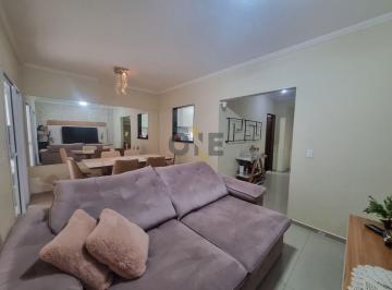 11179_is84R8_1117966dbb15e90014_TU5NGMyMGJmZWUw_o_wm.jpg · Casa com 3 dormitórios, sendo 1 suíte para venda - Granja Viana - Cotia - SP