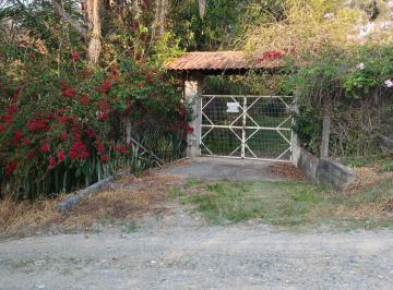 Foto 01 · Casa à venda na Estancia Tropical em Salto de Pirapora-SP: 1 quarto, 1 sala, 1 banheiro, 3 vagas de