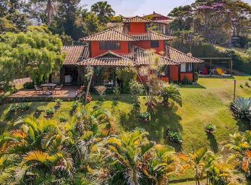Casa · 220m² · 4 Quartos · 3 Vagas · Casa com 4 quartos em condomínio em Araras, Petrópolis.