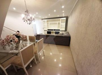 Casa · 245m² · 6 Quartos · 2 Vagas · Sobrado com 3 dormitórios e 1 suite, 2 vagas, com quintal nos fundos na Vila Gustavo