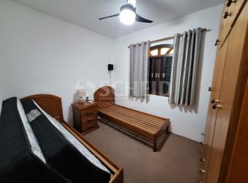 Casa · 136m² · 3 Quartos · 2 Vagas · Sobrado a venda de 136,00m² útil com 3 quartos, no Campo Grande.