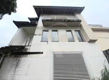 Casa · 364m² · 3 Quartos · 5 Vagas · Sobrado de 364m2 de área construída com 3 dormitórios, 1 suíte,  5 vagas cobertas em região nobre..