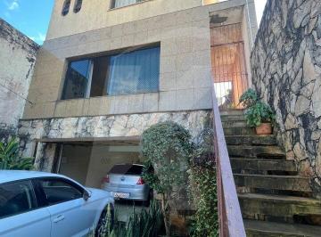 Casa · 141m² · 3 Quartos · 6 Vagas · Sobrado no Bairro de Parada Inglesa