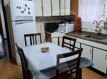 Casa · 190m² · 3 Quartos · 3 Vagas · Sobrado com 3 dormitórios sendo 2 suítes e 3 vagas