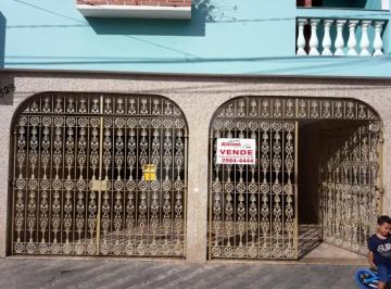 Casa · 198m² · 4 Quartos · 2 Vagas · Sobrado com 4 quartos com 2 vagas cobertas no Jardim Brasil.