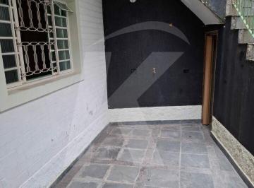Casa · 226m² · 2 Quartos · 1 Vaga · Casa com 2 quartos, sendo 1 suíte, sala ampla e 1 vaga na Parada Inglesa