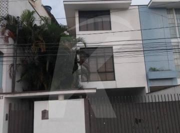 Casa · 193m² · 4 Quartos · 4 Vagas · Sobrado com 4 dormitórios, piscina e Garagem para 4 carros