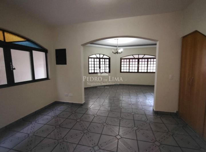 Foto do imóvel - 3 quartos sendo 1 suíte com piso frio, Sala de estar, Sala de jantar, ampla cozinha com.