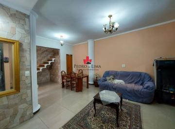 Casa · 130m² · 2 Quartos · 2 Vagas · Sobrado de 2 quartos sendo 2 suítes, 2 vagas de garagem e salão.  Residencial e  comercial