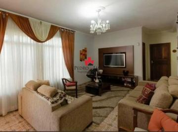 Casa · 200m² · 3 Quartos · 2 Vagas · Casa com 3 dormitórios, 2 vagas, 2 banheiros, 200 m² e 2 salões. Ermelino Matarazzo.