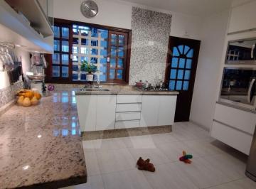 Casa · 95m² · 2 Quartos · 2 Vagas · Sobrado de 2 Dormitórios, sendo 2 suítes, 2 Vagas de Garagem - Parada Inglesa