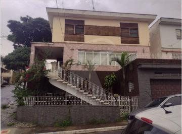 Casa · 316m² · 6 Quartos · 4 Vagas · Sobrado com 6 dormitórios sendo 2 suítes e  4 vagas no Bairro da Vila Gustavo.