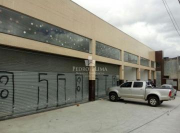 Comercial · 75m² · 2 Vagas · Salão novo  de 75m² pé direito duplo, com mezanino, 1 baheiro e 2 vagas de recuo. Oportunidade.