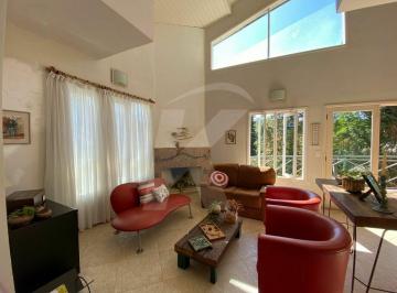 Casa · 400m² · 4 Quartos · 3 Vagas · Casa em Rua Fechada com Guarita no Tremembé - 4 Quartos (3 Suítes) e 3 Vagas