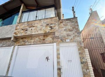 Casa · 180m² · 3 Quartos · 2 Vagas · Sobrado com 3 quartos 1 suíte, área goumert e 2 Vagas de Garagem na Vila Nivi