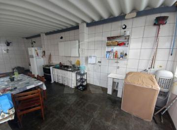 Casa · 221m² · 5 Quartos · 2 Vagas · Imóvel com 2 casas, com 2 vagas, com 5 dormitórios, na Vila Medeiros.