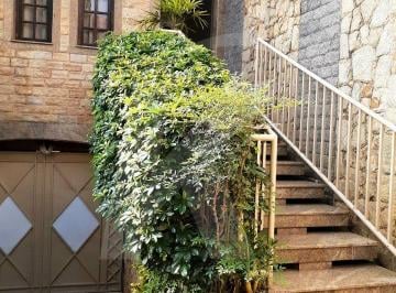 Casa · 229m² · 3 Quartos · 4 Vagas · Sobrado com 3 dormitórios e 1 suite, 4 vagas cobertas, com quintal na Vila Paiva