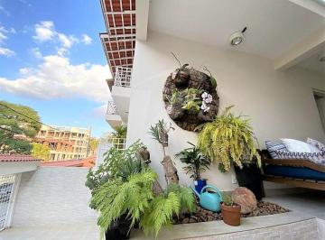 Casa · 120m² · 3 Quartos · 2 Vagas · Sobrado 172m² com 3 Quartos e 2 banheiros no Horto Florestal.