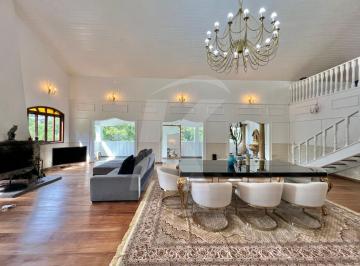 Casa · 847m² · 5 Quartos · 15 Vagas · Casa em condomínio fechado com 847 m², 5 suítes, 2 salas e 15 vagas na Serra da Cantareira, SP