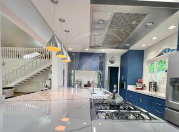 Casa · 847m² · 5 Quartos · 15 Vagas · Casa em condomínio fechado com 847 m², 5 suítes, 2 salas e 15 vagas na Serra da Cantareira