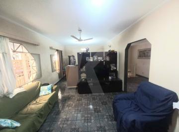 Casa · 232m² · 5 Quartos · 3 Vagas · Sobrado com 5 dormitórios, 3 vagas grandes e cobertas, ampla sacada e grande quintal no Imirim.