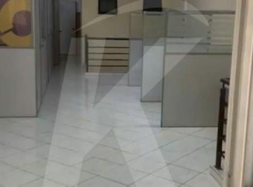 Comercial · 120m² · Sala comercial de 120m2, 2 banheiros em avenida de grande movimento a poucos minutos do metrô.