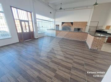 Comercial · 115m² · 2 Vagas · Salão comercial medindo 115 m² com 2 banheiros e vagas de garagem