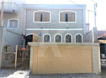 Casa · 270m² · 3 Quartos · 2 Vagas · Sobrado com 3 quartos sendo 1 suíte e 2 vagas na Vila Gustavo .