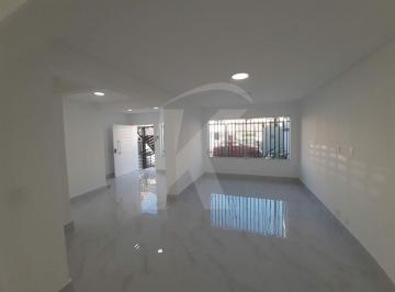 Casa · 180m² · 4 Quartos · 4 Vagas · Casa com 4 quartos sendo 3 suítes, churrasqueira, quintal e 4 vagas