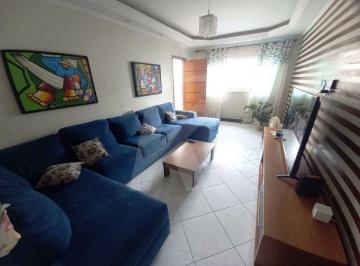 Casa · 173m² · 3 Quartos · 5 Vagas · Sobrado com 3 quartos, sendo 3 suítes, 5 vagas de garagem, próximo ao Metro Parada Inglesa.