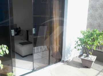 Casa · 126m² · 2 Quartos · 1 Vaga · Sobrado aceita permuta, perto do metrô!