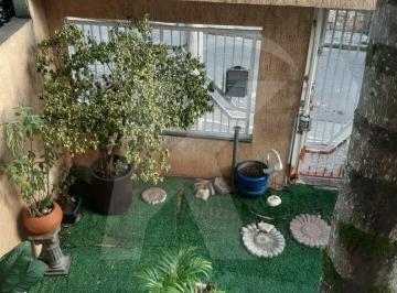 Casa · 240m² · 3 Quartos · 4 Vagas · Sobrado no Horto Florestal, 3 dormitórios sendo 1 suíte e 4 vagas