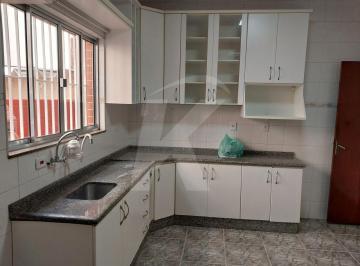 Casa · 150m² · 3 Quartos · 2 Vagas · Sobrado independente com 3 quartos, sendo 1 com suíte, sala, cozinha, 2 banheiros e 2 vagas.