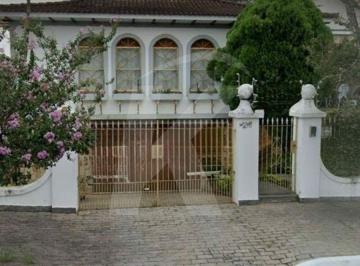 Casa · 330m² · 3 Quartos · 4 Vagas · Sobrado Alto Padrão de 330 mts², 3 Quartos, 4 Vagas, Bairro Barro Branco