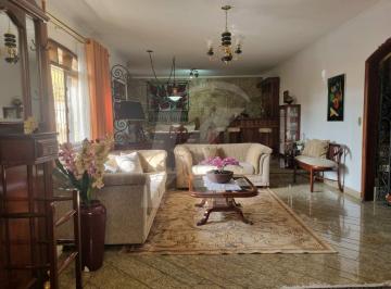 Casa · 334m² · 6 Quartos · 5 Vagas · Sobrado com 6 quartos, sendo 4 suítes, área gourmet, piscina e 5 vagas de garagem - Guapira