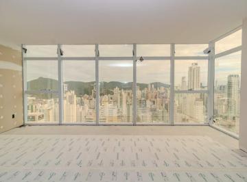 Apartamento · 125m² · 3 Quartos · 2 Vagas · Apartamento com 03 suítes no Centro de Balneário Camboriú.