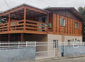 Casa · 200m² · 5 Quartos · 4 Vagas · LINDA CASA APENAS 80MT DO MAR.