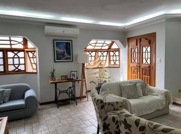 2ad3b20153982a239fba528bc20d01193c86abb3 · Sobrado á Venda No Jardim Bom Clima com 3 Dormitórios, 1 Suíte, 4 Vagas, Bom Clima Guarulhos.