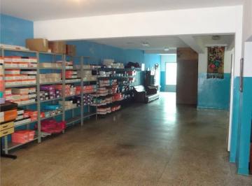 Garagem · Sobrado  comercial com 370 m² de área construída e 330 m² de terreno em rua de grande fluxo de veícu